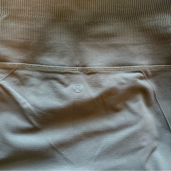 Dark gray Lululemon leggings with cinched leg, size 4 - Picture 3 of 10